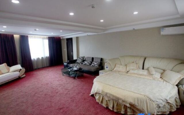 Phoenix Mountain Holiday Hotel