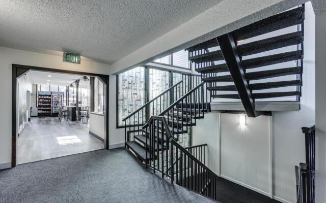 Days Inn & Suites by Wyndham Spokane