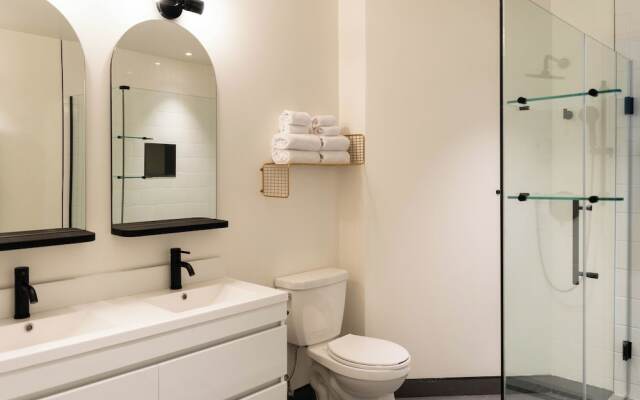 Maison Place Jacques-Cartier by Luxury In Transit