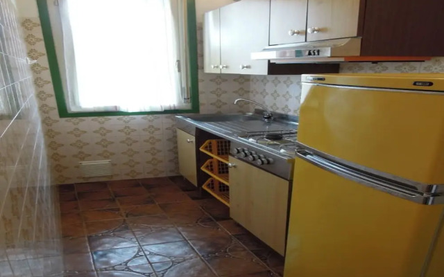 Bright Garden Apartment Near the sea