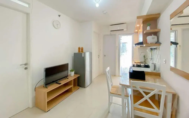 Best Modern 2Br At Bassura City Apartment