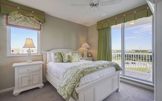 St Lucia 506 by RedAwning