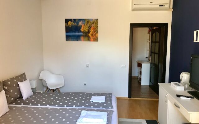Cristi's Rooms - Pensiune