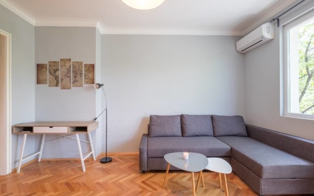 FM Deluxe 1-BDR Apartment - Style Meets Charm