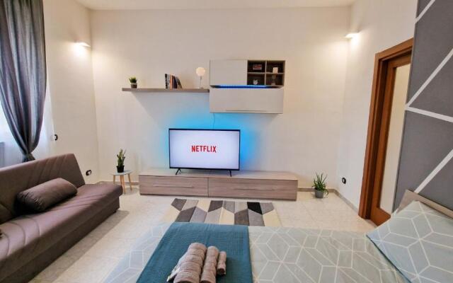 Monolocale Zona Monza-Milano Wi-fi Gratis, INTERO APPARTAMENTO