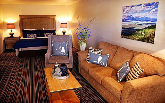 Blue Lakes Inn & Extended Stay