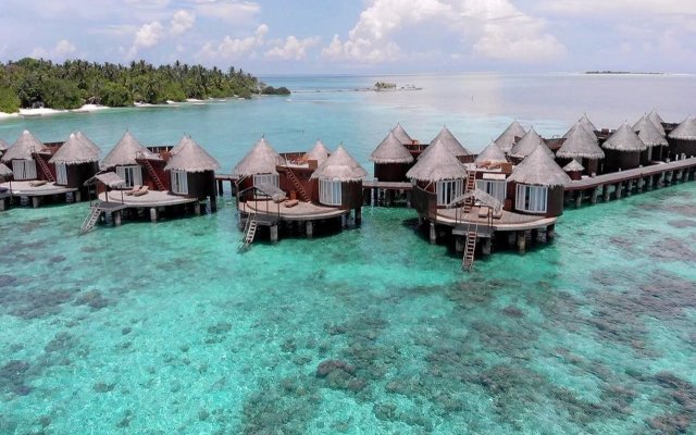 Nika Island Resort & Spa