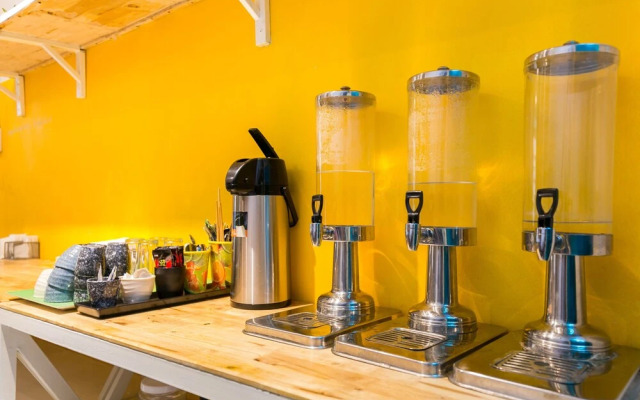 SPOT ON 659 Sweet Home 1421