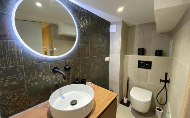06A2 - Cœur du Vieux Nice bel appartement moderne rénové