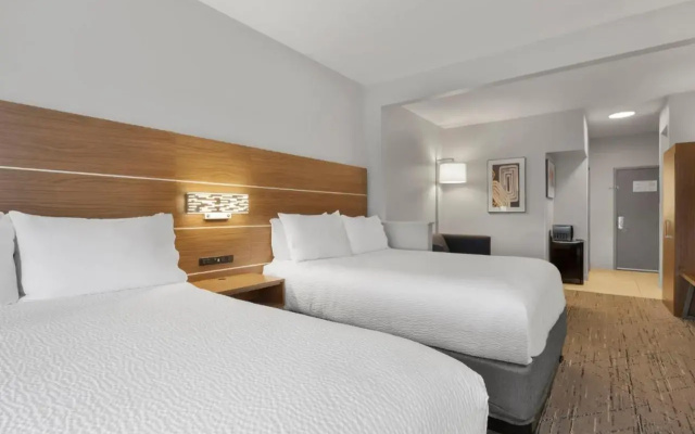 Holiday Inn Exp And Suite West Coxsackie
