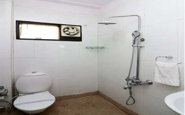 OYO 13451 Star Corporate Avenue