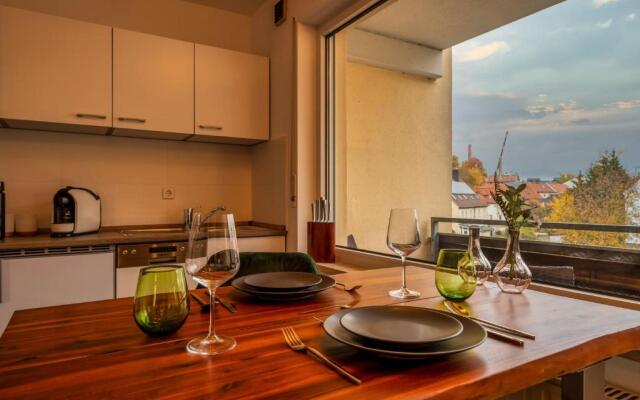 Exklusiv & Zentral: 1-Zi. Apartment mit Balkon Stellplatz