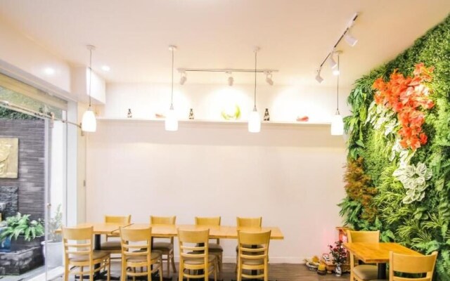 Himalaya Phoenix Apartment & Hotel