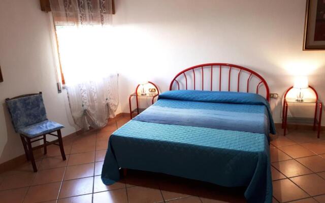 Comodo appartamento in villa 150 mt dal mare
