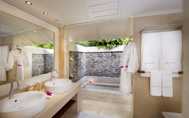 Diamonds Thudufushi Maldives Resort & Spa
