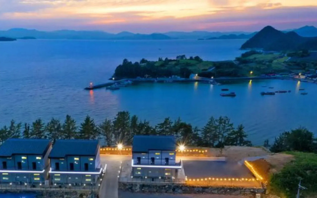 Yeosu Beach Castle Pension
