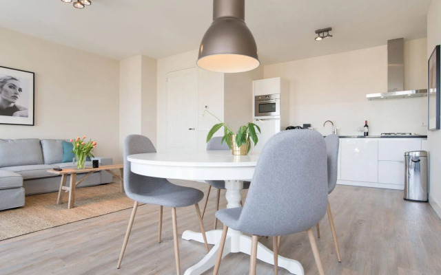 Nassau Canal Apartments