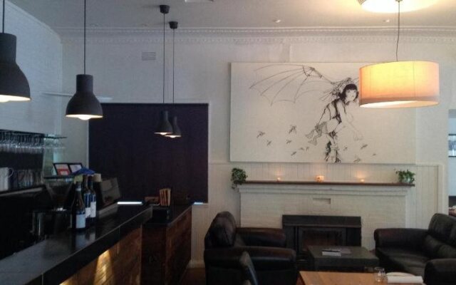 Coach House Inn