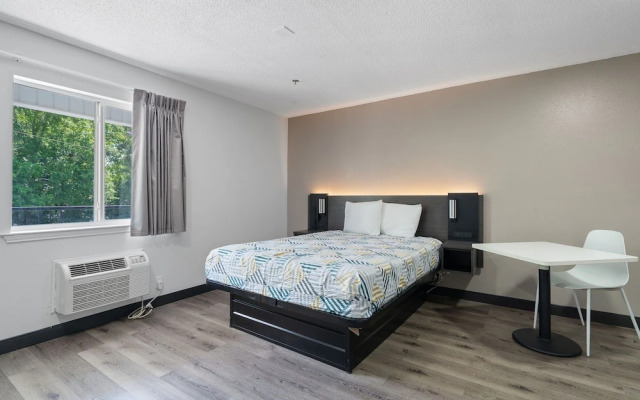 HomeStay Lodge Pensacola - Davis