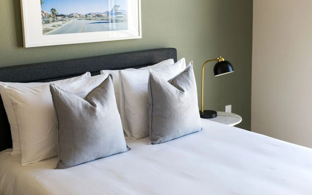 Kasa Tempe Apache District Apartments