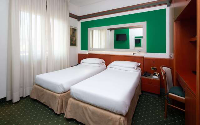 Jet Hotel, Sure Hotel Collection by Best Western