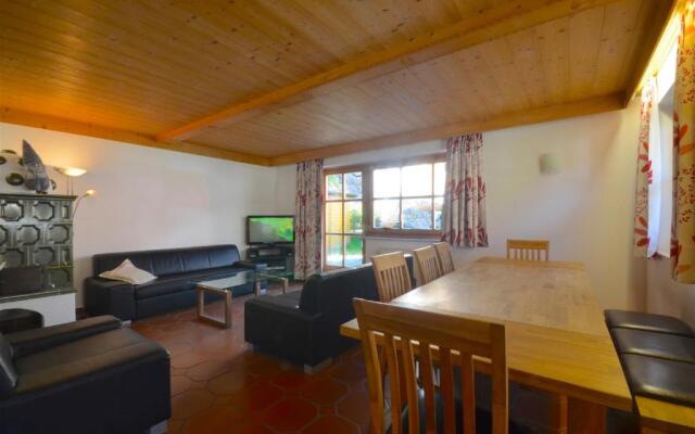 Ski-in / Ski-out Chalet Kriekels by Alpen Apartments