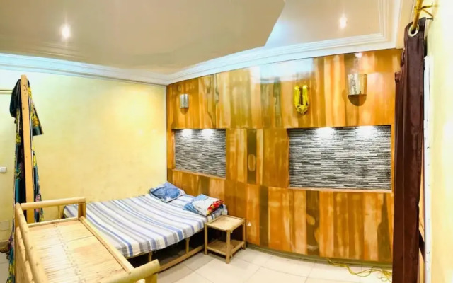 Room in Guest Room - Luxury Furnished Room No1