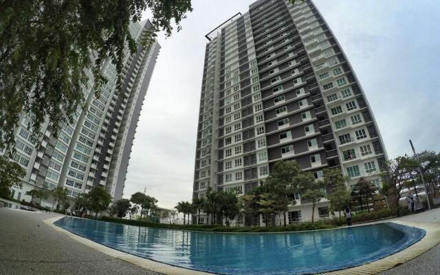 City Living with Panoramic Sea Views at Danga Bay