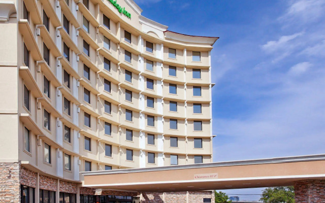 Holiday Inn Express Dallas Medical-Market Center by IHG