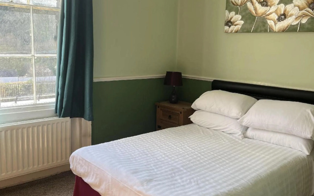 Tontine Hotel & Bar