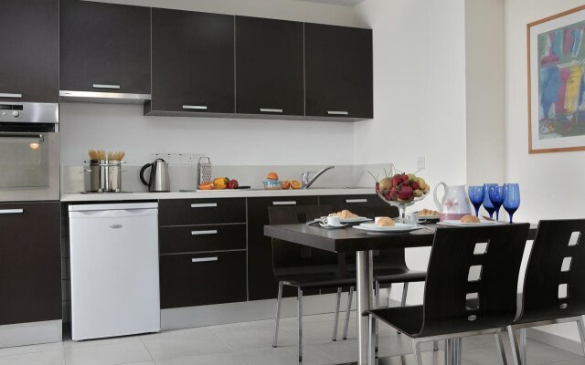 Anemi Hotel & Suites