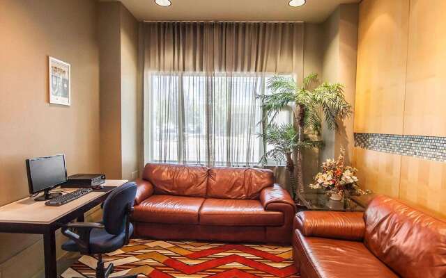 Quality Hotel Airport South