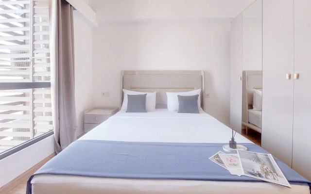 Best Spacious And Homey 3Br Sky House Bsd Apartment