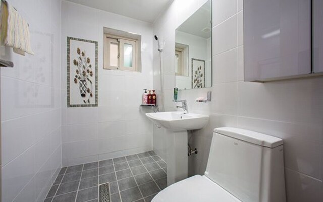 Jeongseon Firefly Light Clay Pension