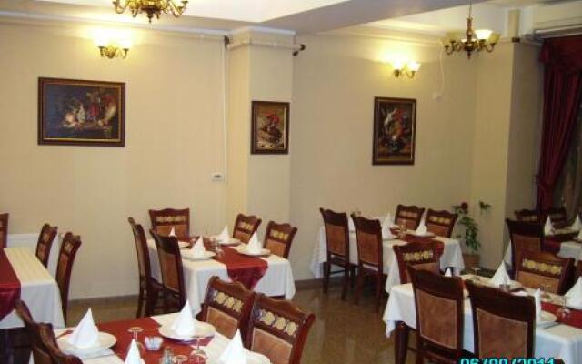 Hotel Golden Rose