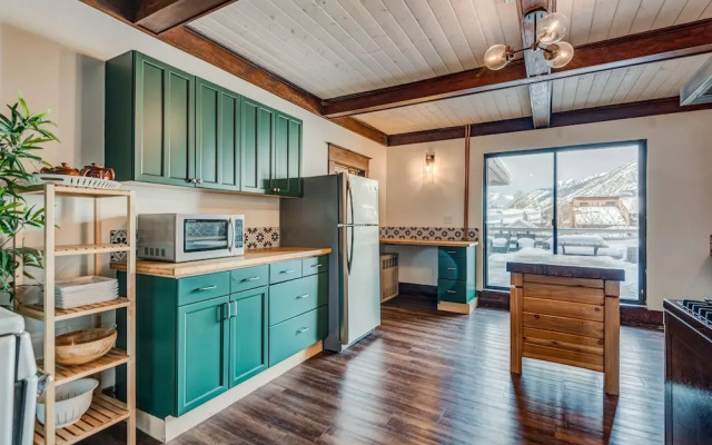 Rocky Mountain Bed & Breakfast