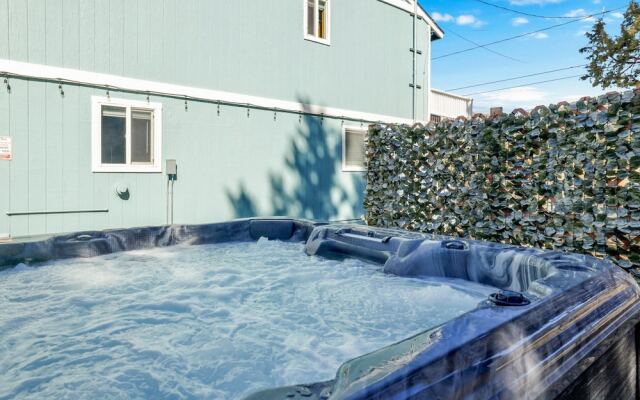 JAY Bird Landing Escape #2308