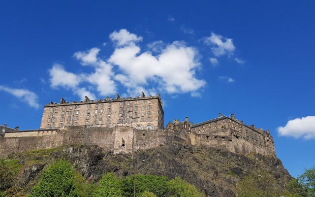 Luxury Central Old Town Suite Edinburgh