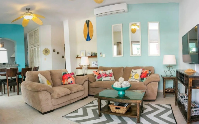 Dream Location! 2BR Near Beach+clubs!! Sleeps 6!!