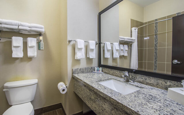 Comfort Inn & Suites