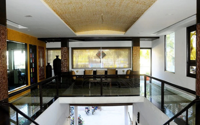 Hotel Ashray