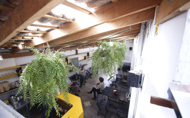 Café Hostel