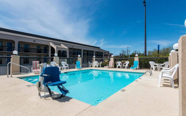 Dublin Inn and Suites