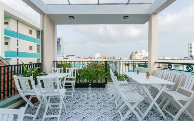 OYO 658 Euro Gold House And Coffee