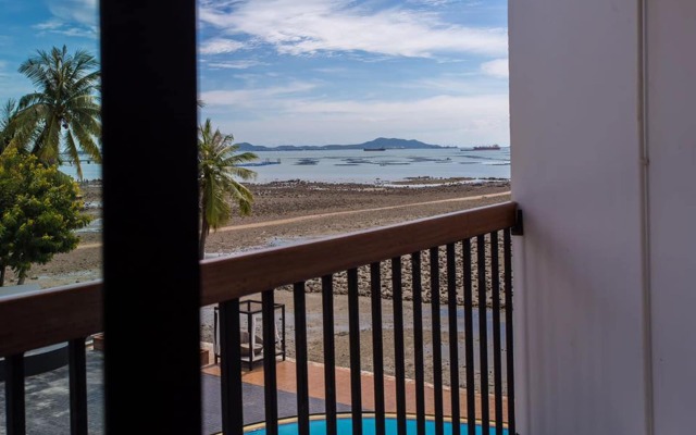 The Loft Seaside Sriracha