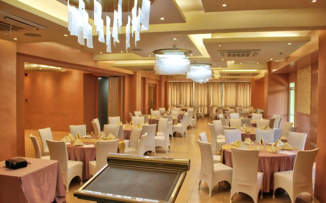 New Dawn Hotel Plus