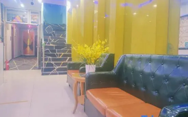 Guangzhou Hongjiang Hotel (Pearl River Night Cruise Tianzi Wharf)