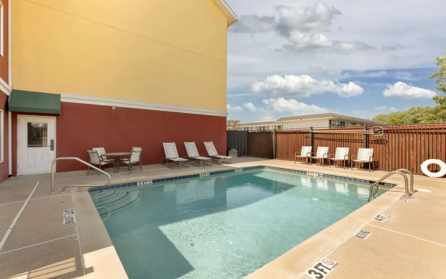 Best Western Plus Waco North