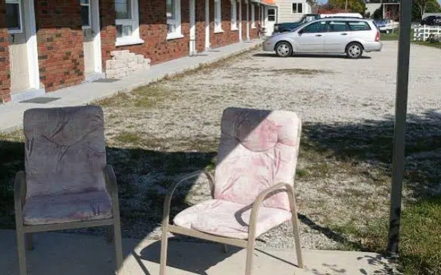Springmount Motel