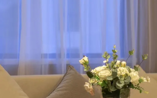 Orange Hotel (Shanghai Jiaotong University, Jiangchuan Road Metro Station)